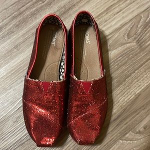 Toms 7 Red Glitter